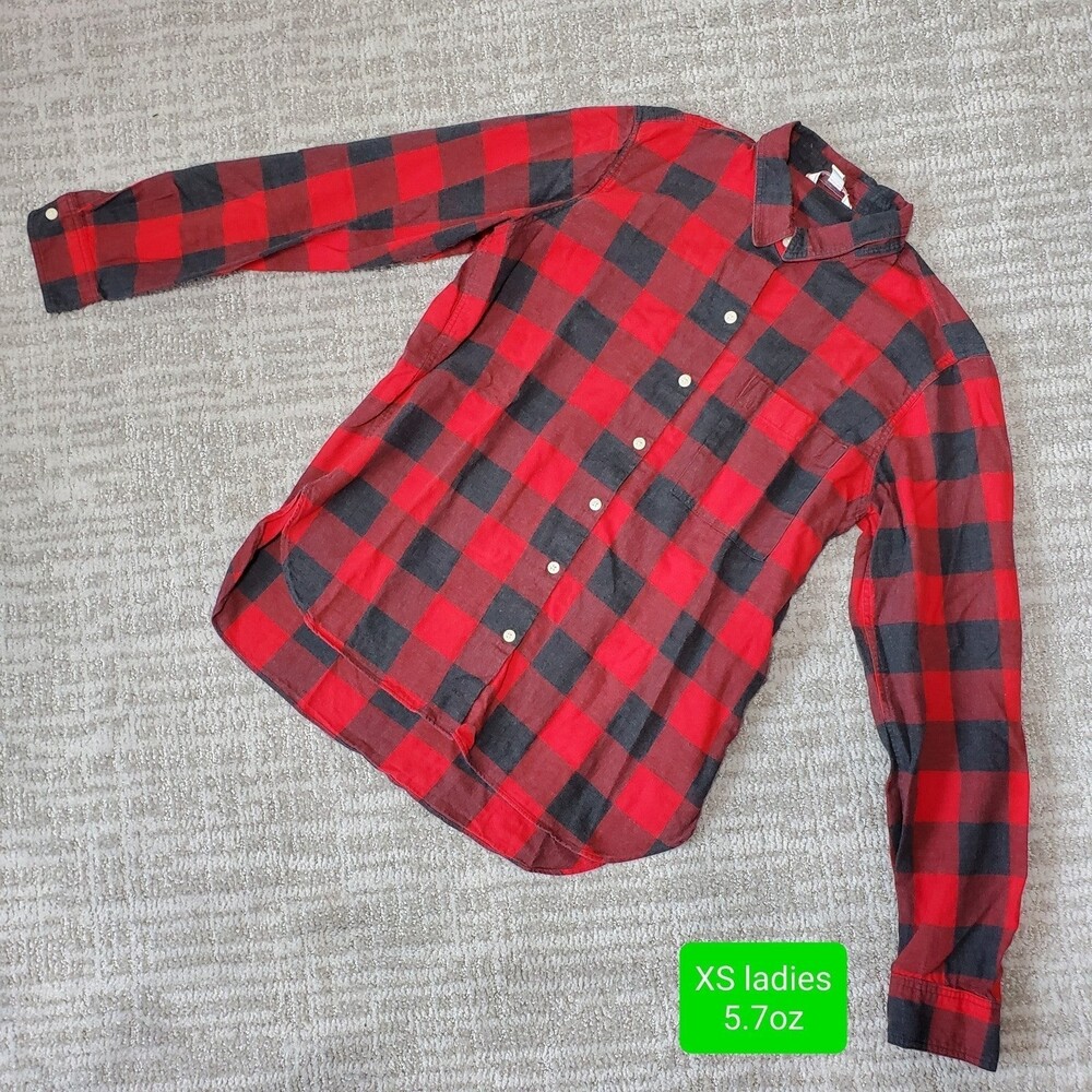 GAP ladies buffalo plaid longsleeve button down top size XS ladies